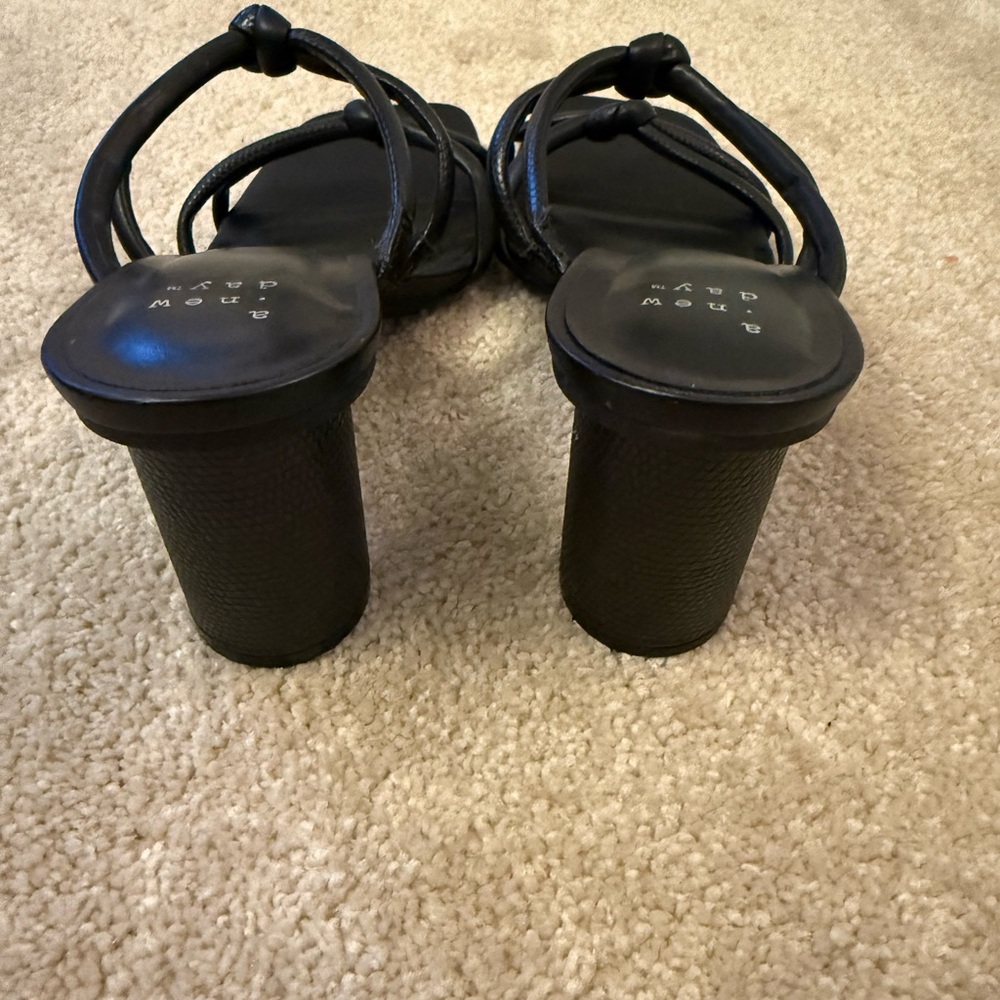 Black Women Heels - Picture 5 of 8